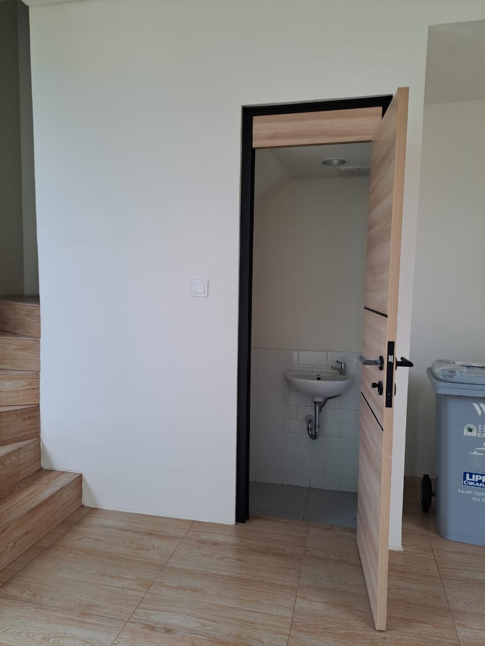 Rumah Disewakan di Cluster Uptown Lippo Cikarang